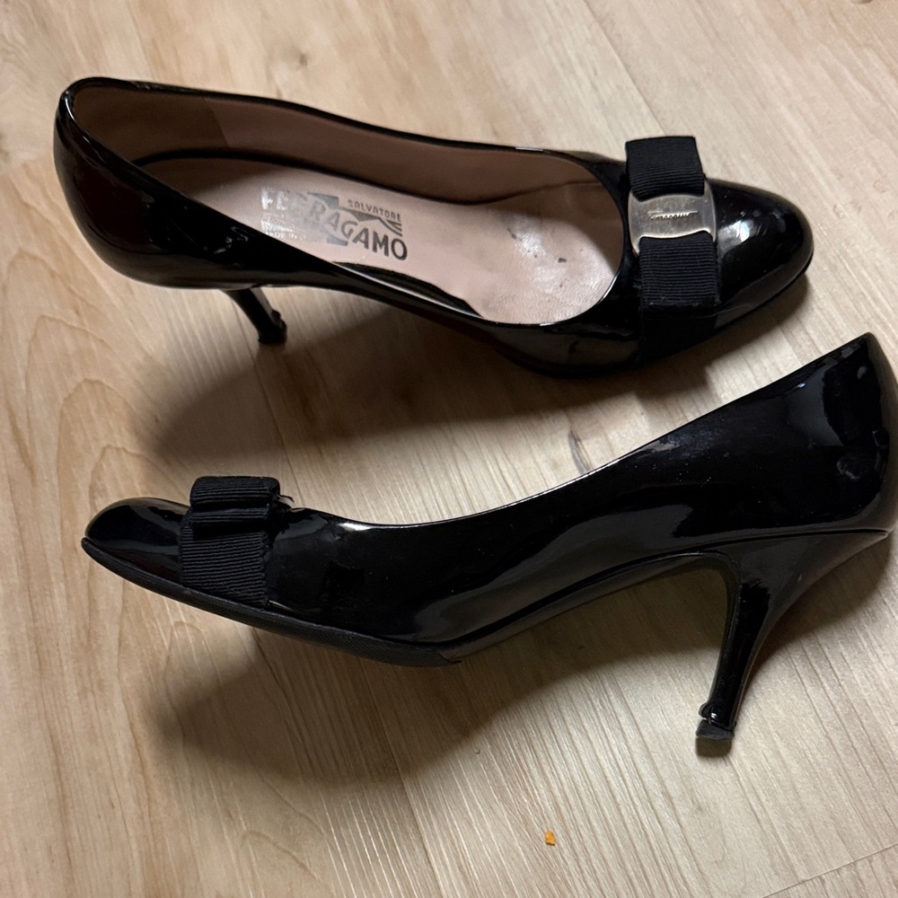 Salvatore Ferragamo Glossy Black Heels with Bow Accent